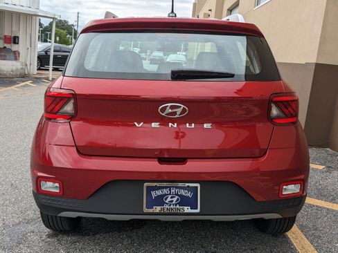 New 2025 Hyundai Venue SEL image 6