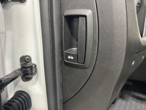 New 2024 RAM ProMaster 3500 w/ Convenience Group FWD image 15