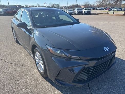 Used 2026 Toyota Camry LE image 7