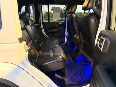 Used 2020 Jeep Wrangler Unlimited Sahara AWD/4WD image 27