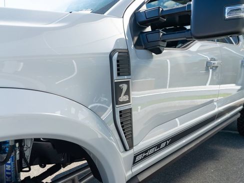 New 2026 Ford F250 Lariat w/ Black Appearance Package AWD/4WD image 10