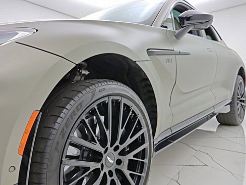 Used 2023 Aston Martin DBX 707 image 19