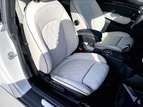 Used 2022 MINI Cooper SE image 9