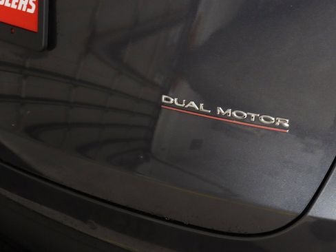 Used 2022 Tesla Model Y Performance image 15