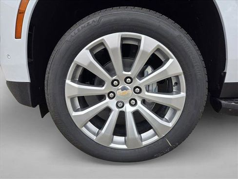 New 2026 Chevrolet Suburban Premier image 11
