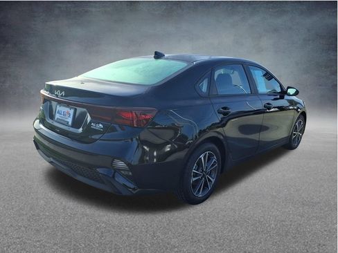 Used 2024 Kia Forte LXS FWD image 16