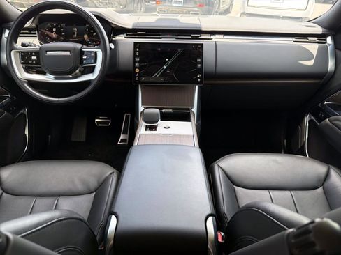 Used 2025 Land Rover Range Rover Long Wheelbase SE AWD/4WD image 14