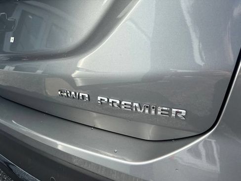 Used 2023 Chevrolet Equinox Premier AWD/4WD image 11