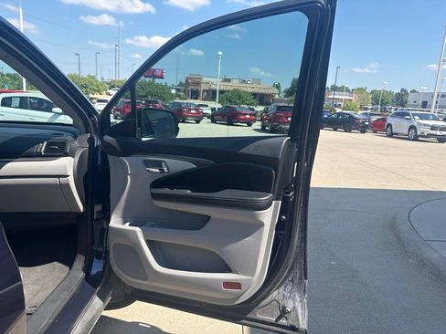 Used 2016 Honda Pilot EX image 24