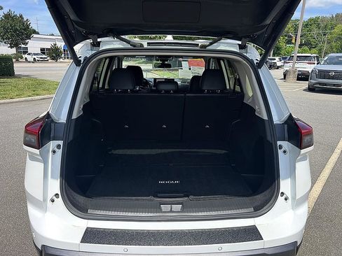 Certified 2025 Nissan Rogue SL FWD image 15