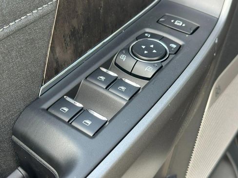 New 2026 Ford F250 Lariat w/ Black Appearance Package image 9