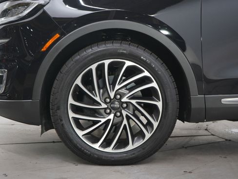 Used 2019 Lincoln Nautilus Reserve w/ Driver Assistance Package AWD/4WD image 32