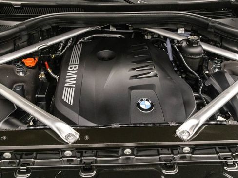 Used 2024 BMW X7 xDrive40i w/ Executive Package image 40