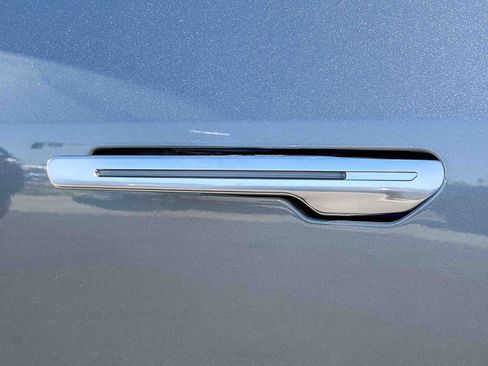 Certified 2024 Cadillac Lyriq Luxury AWD/4WD image 12