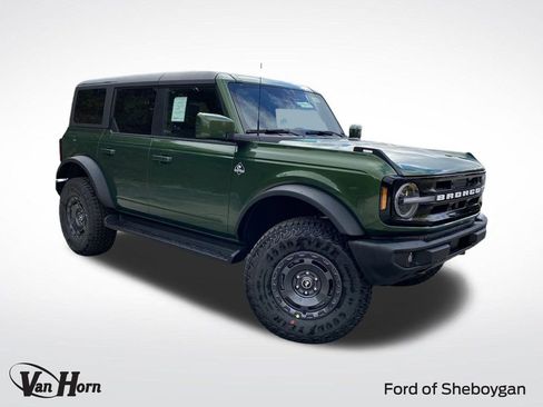 New 2025 Ford Bronco Outer Banks w/ Sasquatch Package AWD/4WD image 1