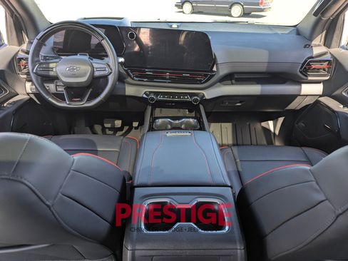 Used 2024 Chevrolet Silverado EV RST AWD/4WD image 34