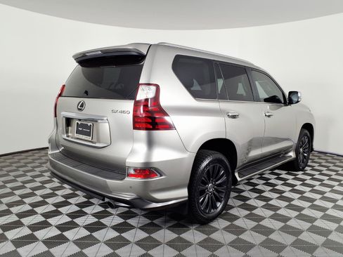 Used 2022 Lexus GX 460 Premium w/ Accessory Package AWD/4WD image 4