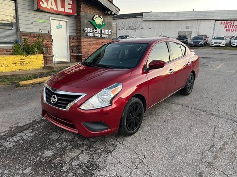 Used 2019 Nissan Versa SV image 1