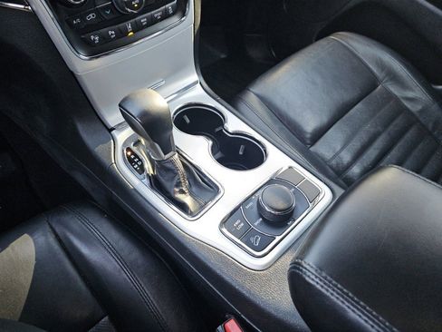 Used 2018 Jeep Grand Cherokee Limited image 34