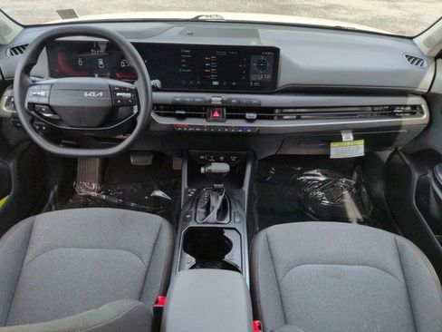 Used 2025 Kia K4 FWD image 13