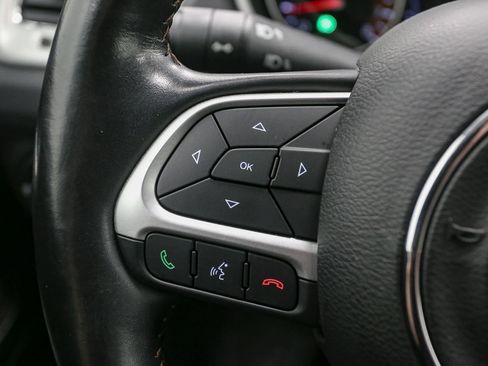 Used 2020 Jeep Compass Latitude w/ Cold Weather Group AWD/4WD image 36