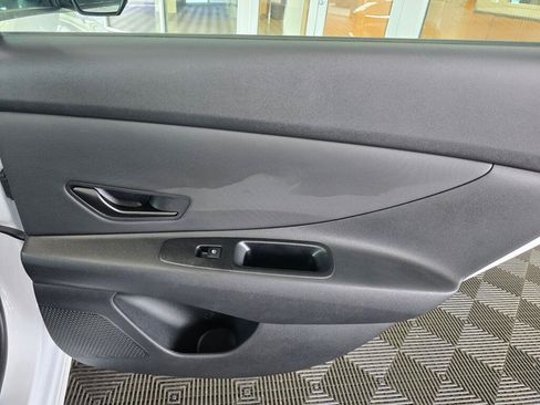 Used 2025 Hyundai Elantra SEL FWD image 37