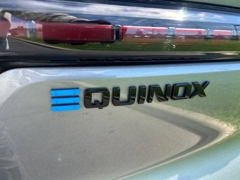 Used 2025 Chevrolet Equinox EV RS FWD image 57