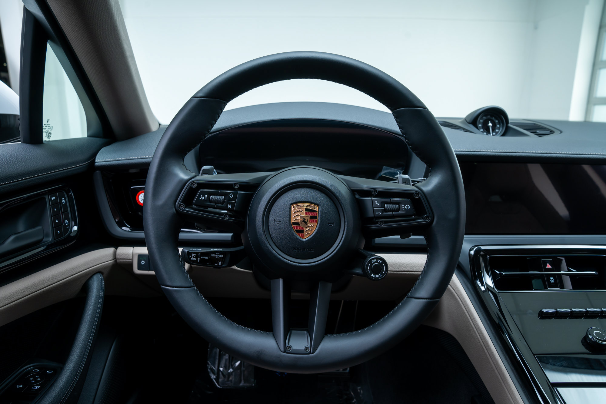 Used 2026 Porsche Panamera 4 E-Hybrid AWD/4WD image 13