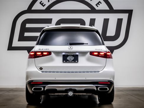 Used 2024 Mercedes-Benz GLS 450 4MATIC image 10