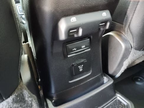 Used 2020 Jeep Wrangler Unlimited Sahara image 14