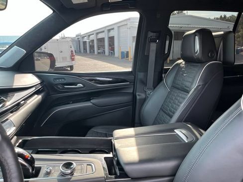 Used 2023 Cadillac Escalade V AWD/4WD image 10