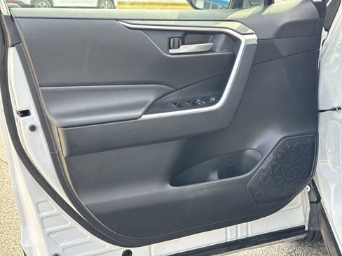 Used 2025 Toyota RAV4 XLE image 14