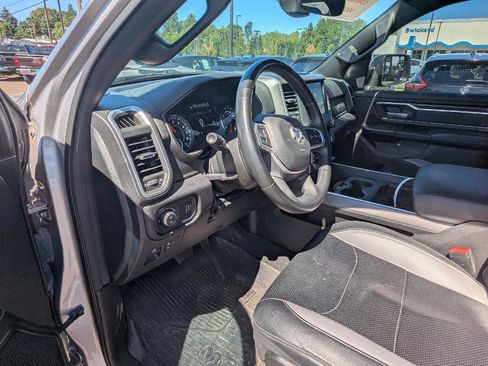 Used 2022 RAM 1500 Big Horn AWD/4WD image 9