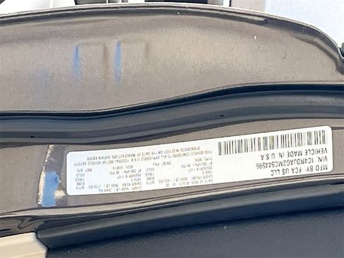 Used 2021 Dodge Durango SXT image 32