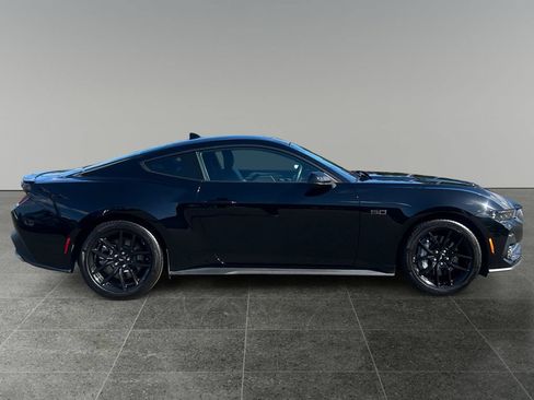 Used 2025 Ford Mustang GT Premium RWD image 9