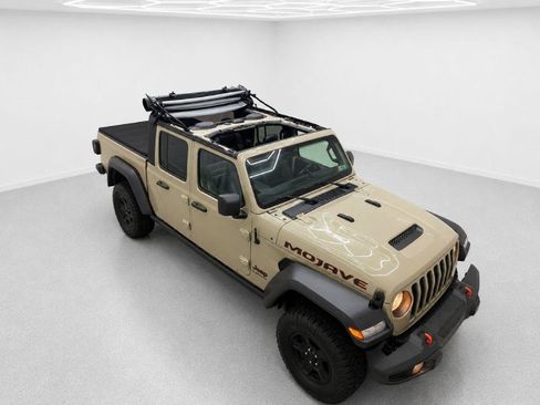 Used 2022 Jeep Gladiator Mojave w/ Cold Weather Group AWD/4WD image 31