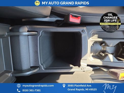 Used 2024 Volkswagen Tiguan SE AWD/4WD image 24