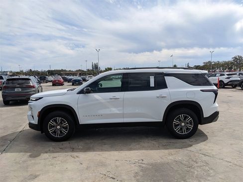 Used 2024 Chevrolet Traverse LT w/ LPO, Floor Liner Package image 5