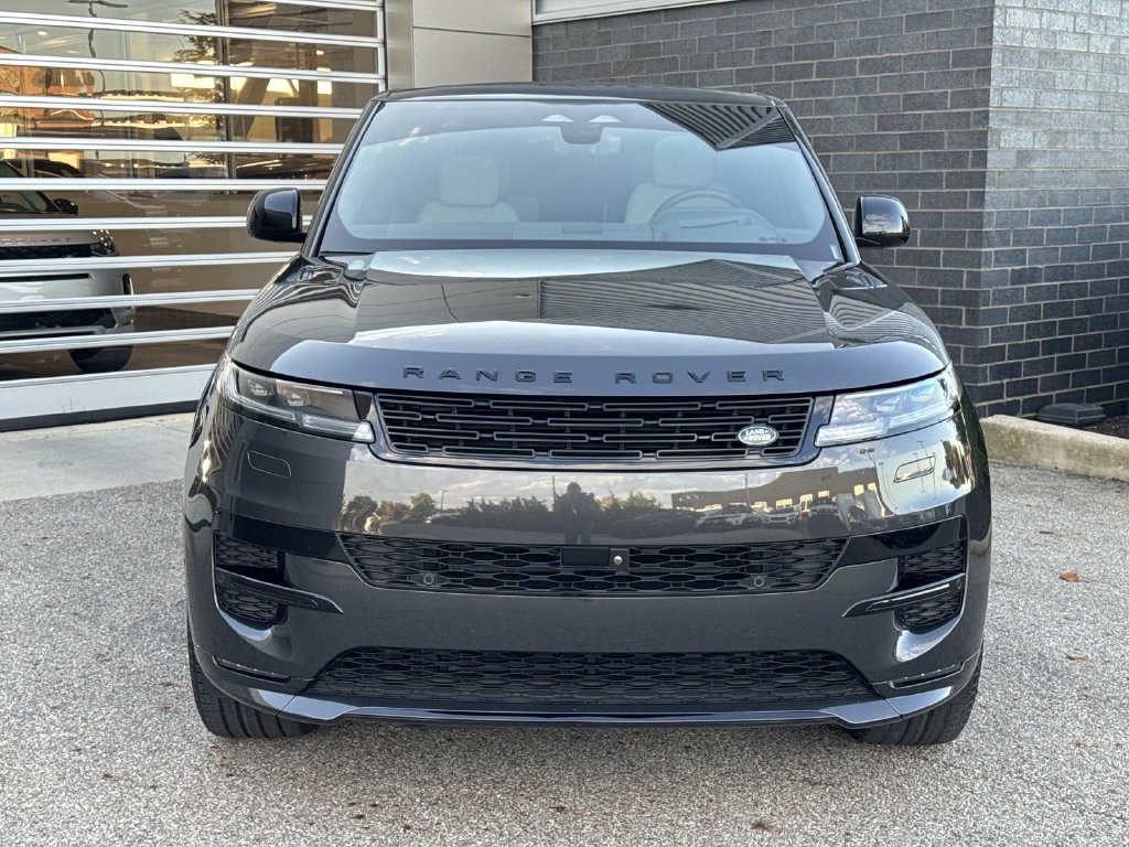 Used 2024 Land Rover Range Rover Sport Dynamic SE AWD/4WD image 2