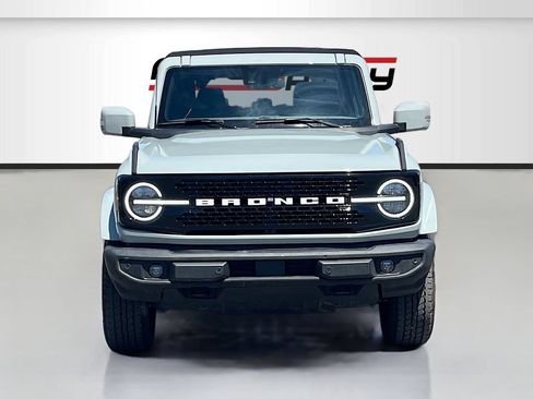 Used 2024 Ford Bronco Outer Banks AWD/4WD image 2