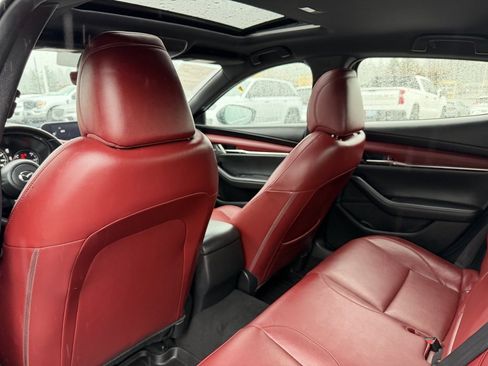 Used 2019 MAZDA MAZDA3 AWD Hatchback w/ Premium Pkg image 31