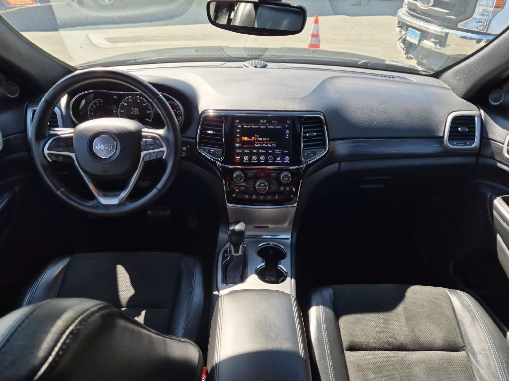 Used 2020 Jeep Grand Cherokee Altitude AWD/4WD image 19