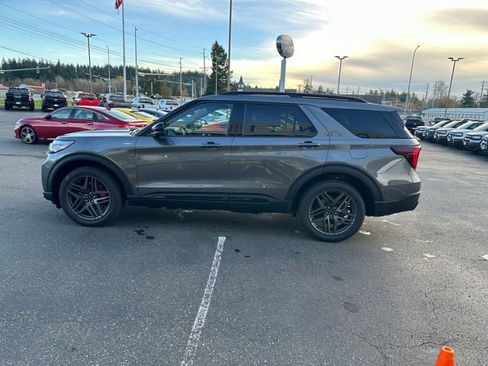 New 2026 Ford Explorer ST-Line w/ ST-Line Street Pack image 6