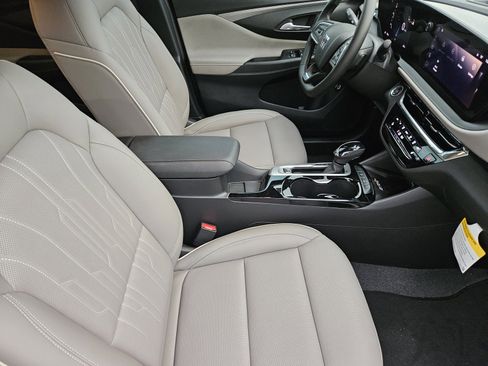New 2026 Buick Envista Avenir FWD image 10