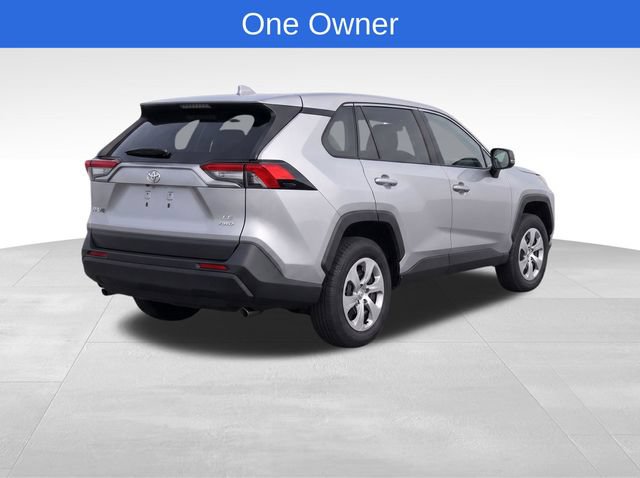Used 2025 Toyota RAV4 LE AWD/4WD image 4