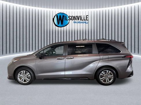 Used 2022 Toyota Sienna XSE w/ XSE Plus Package AWD/4WD image 17