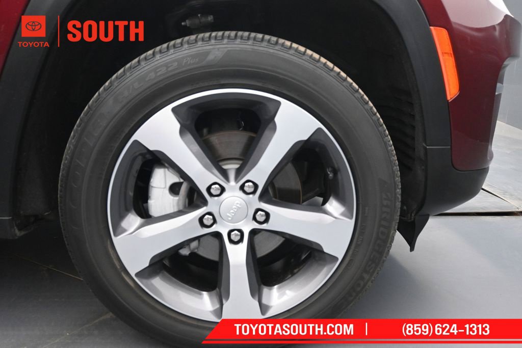 Used 2023 Jeep Grand Cherokee Limited AWD/4WD image 31