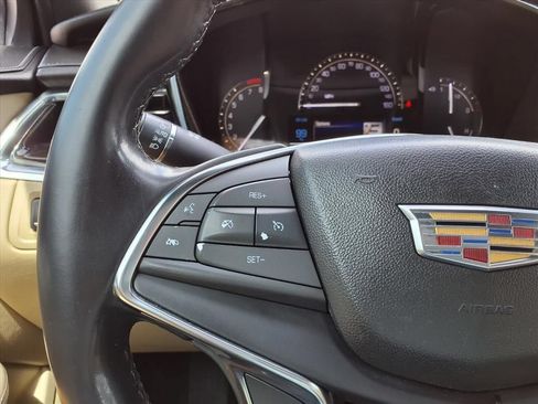 Used 2018 Cadillac XT5 FWD image 23