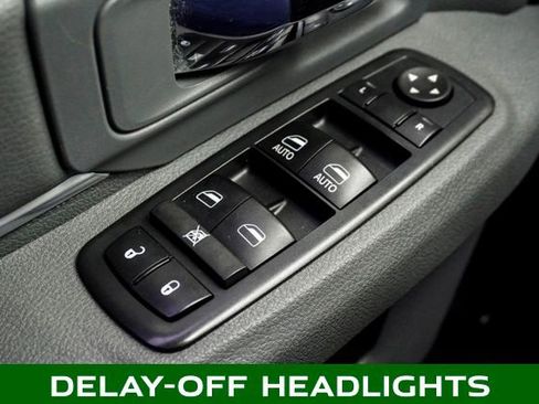 Used 2017 RAM 1500 Classic SLT image 22