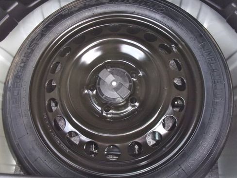 Used 2019 Chevrolet Equinox LT FWD image 28